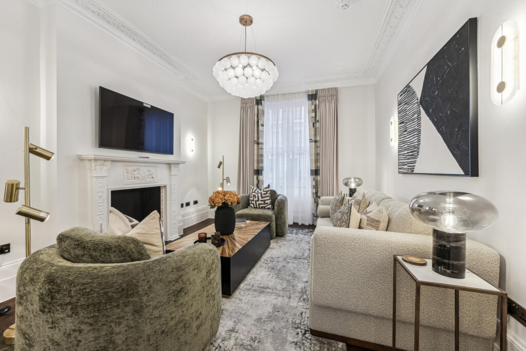 51283_KYC240471_L_IMG_03_0000