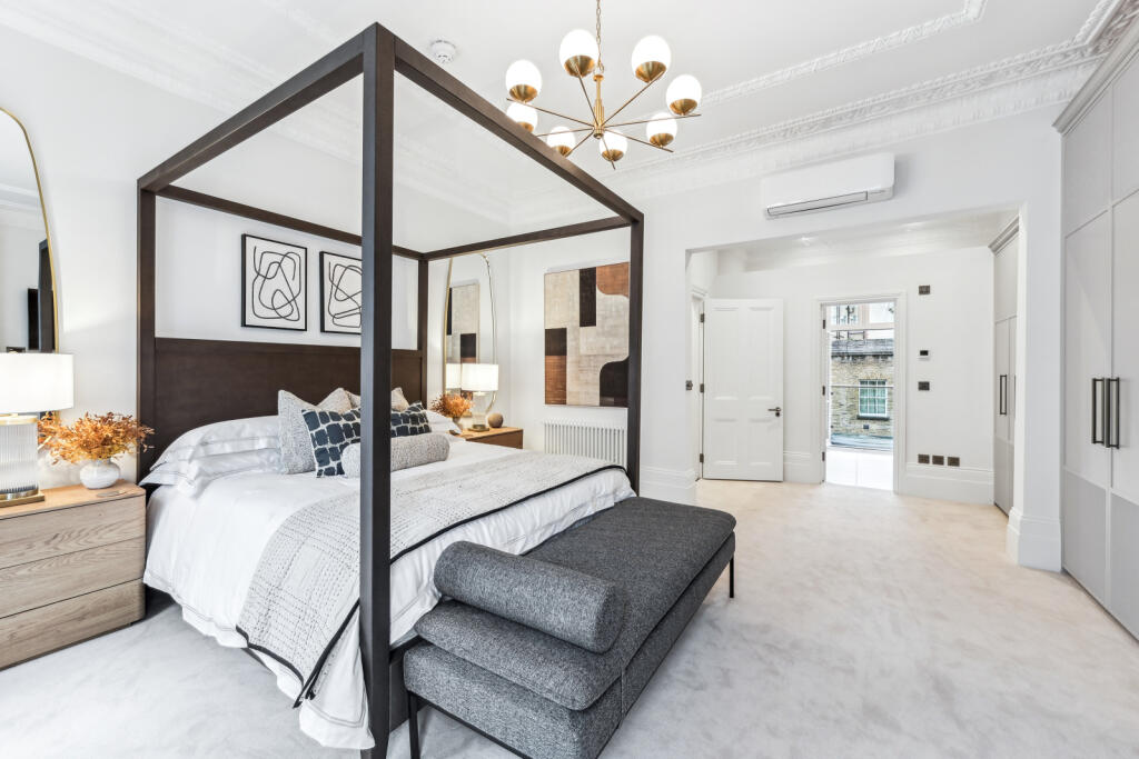 51283_KYC240471_L_IMG_10_0000