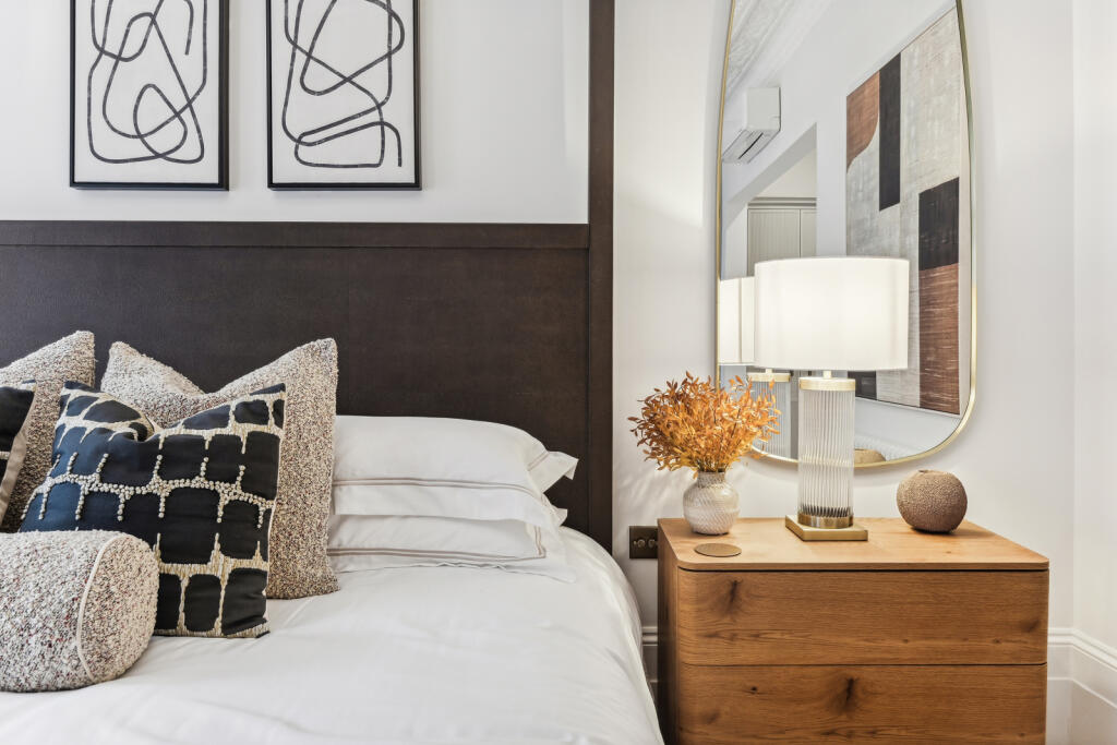 51283_KYC240471_L_IMG_12_0000