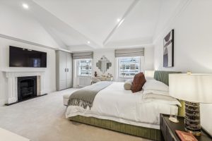 51283_KYC240471_L_IMG_17_0000