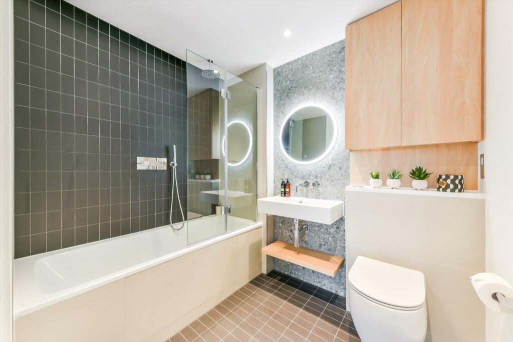 86071_BAQ012434024_IMG_06_0000