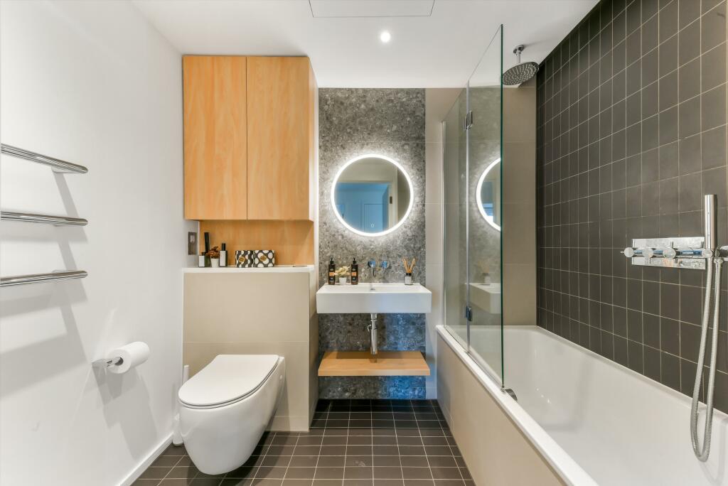 86071_BAQ012454206_IMG_05_0000