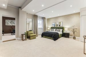 43428_KYC250001_L_IMG_01_0000