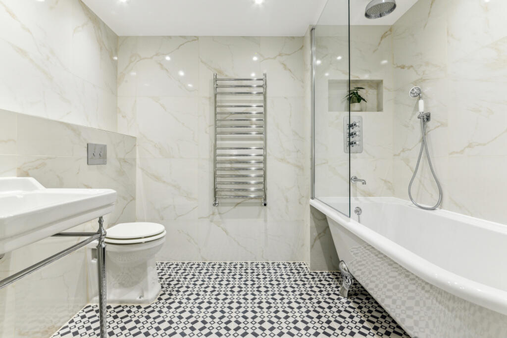 43428_KYC250001_L_IMG_03_0000