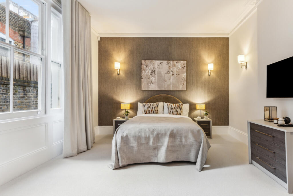 43428_KYC250001_L_IMG_09_0000