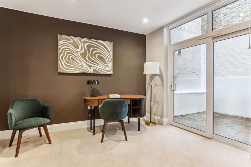 43428_KYC250001_L_IMG_13_0000