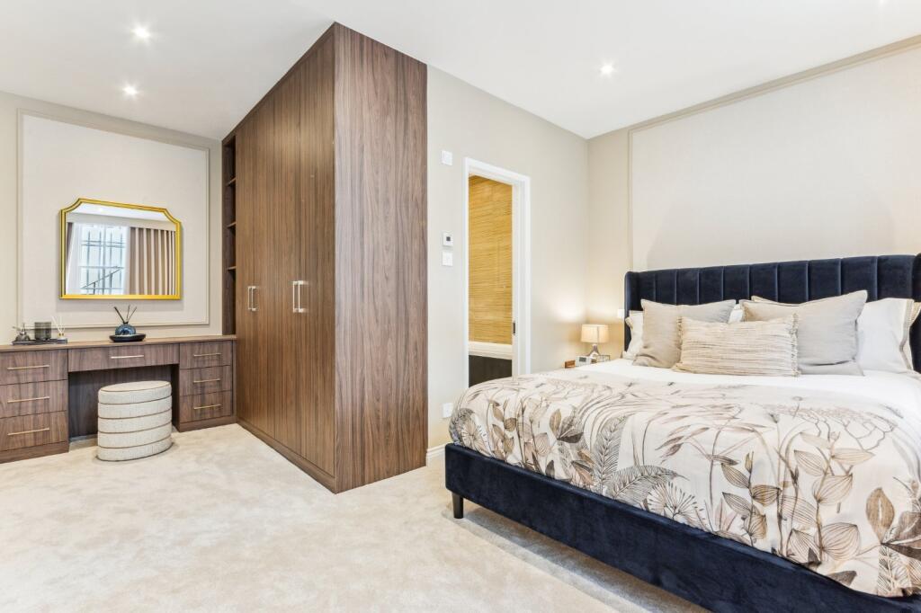 44510_KYC250016_L_IMG_02_0000