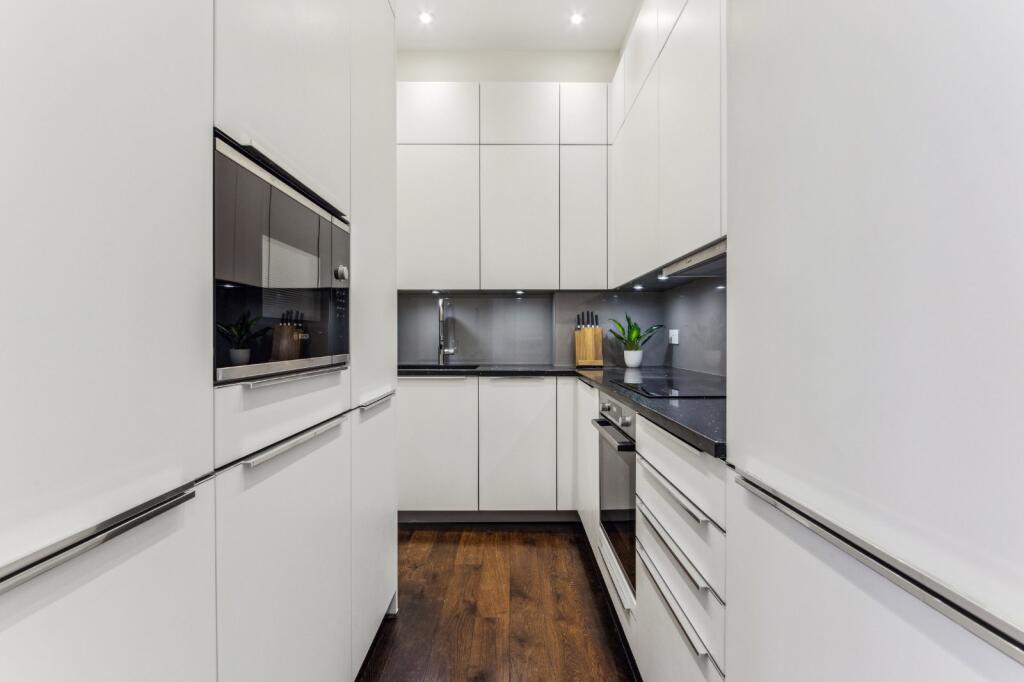 44510_KYC250016_L_IMG_03_0000