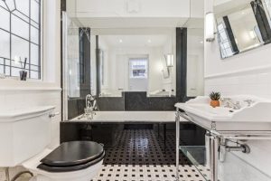 44510_KYC250016_L_IMG_04_0000