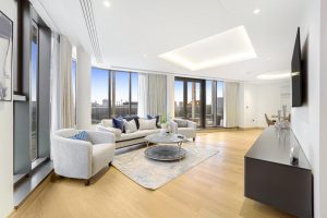 51322_KYC240485_L_IMG_00_0000