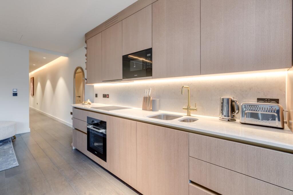 63025_KYC250032_L_IMG_04_0000