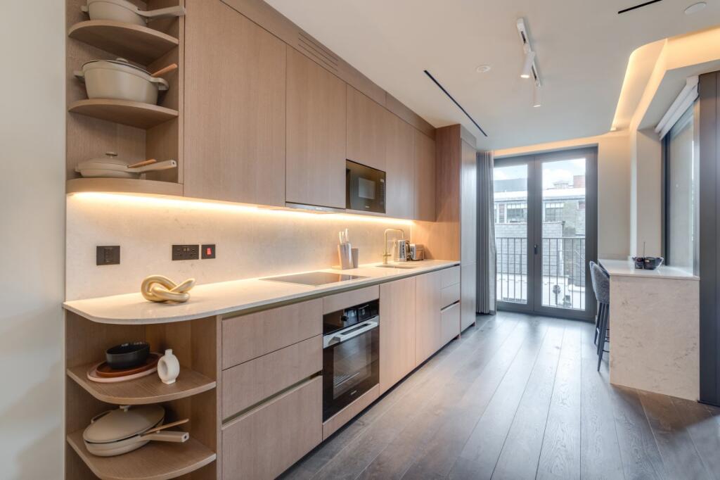 63025_KYC250032_L_IMG_05_0000