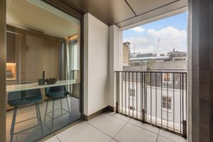 63025_KYC250032_L_IMG_07_0000