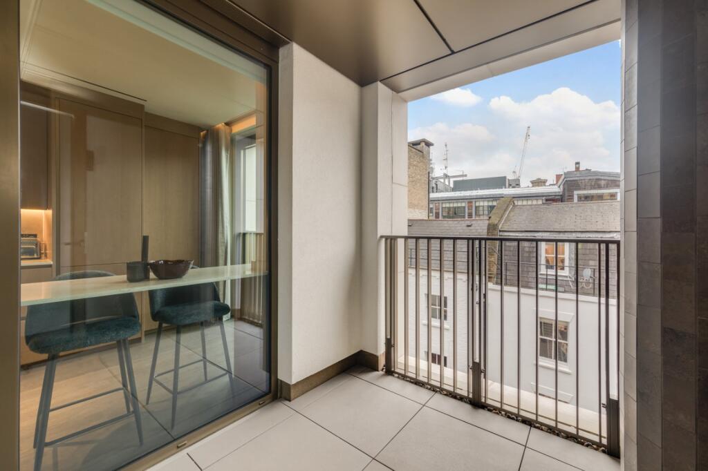 63025_KYC250032_L_IMG_07_0000