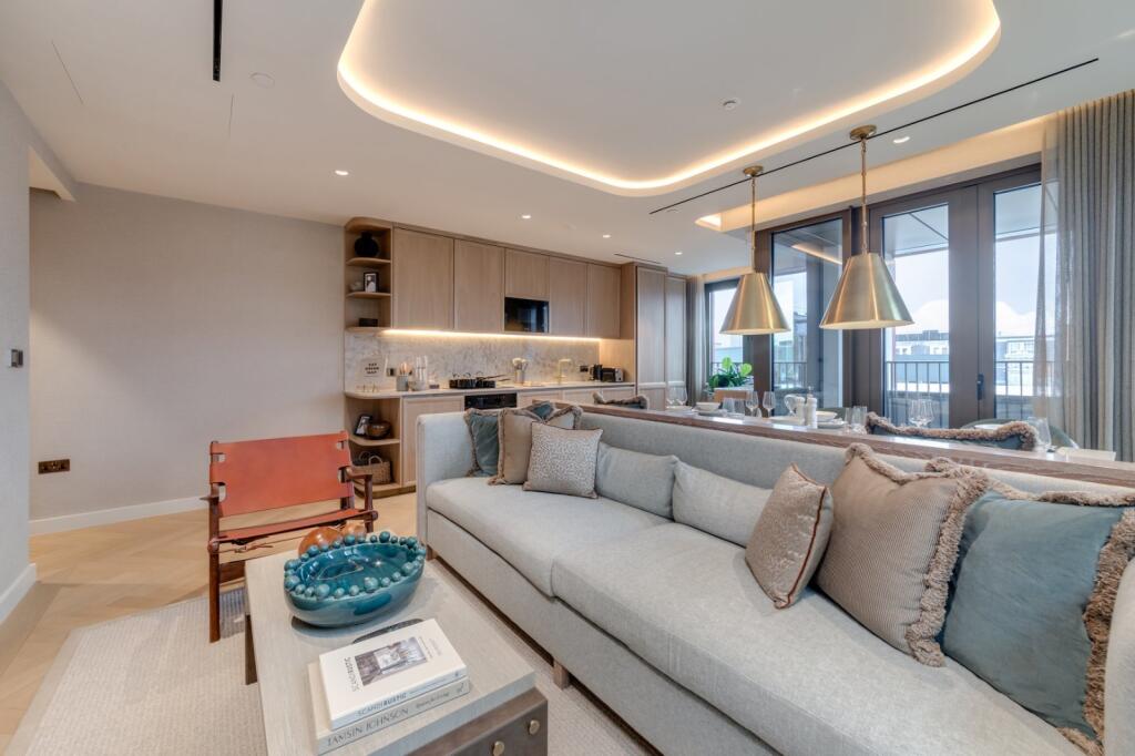 63025_KYC250033_L_IMG_02_0000