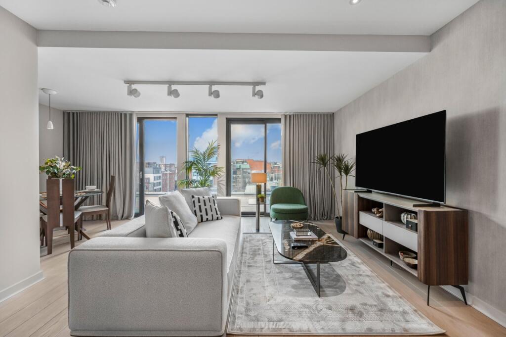 63025_KYC250037_L_IMG_02_0000