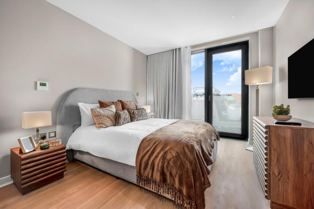 63025_KYC250037_L_IMG_10_0000