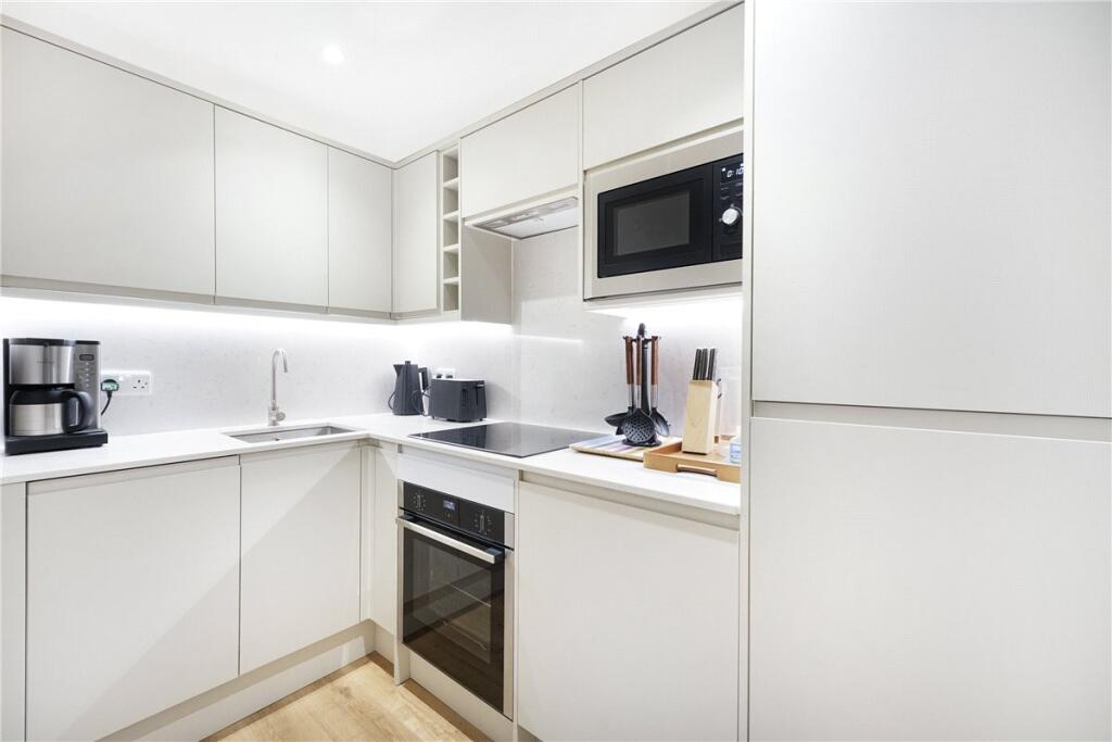 48618_KNI250060_L_IMG_02_0000