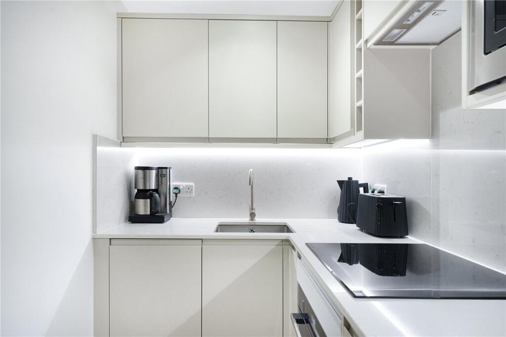 48618_KNI250060_L_IMG_08_0000