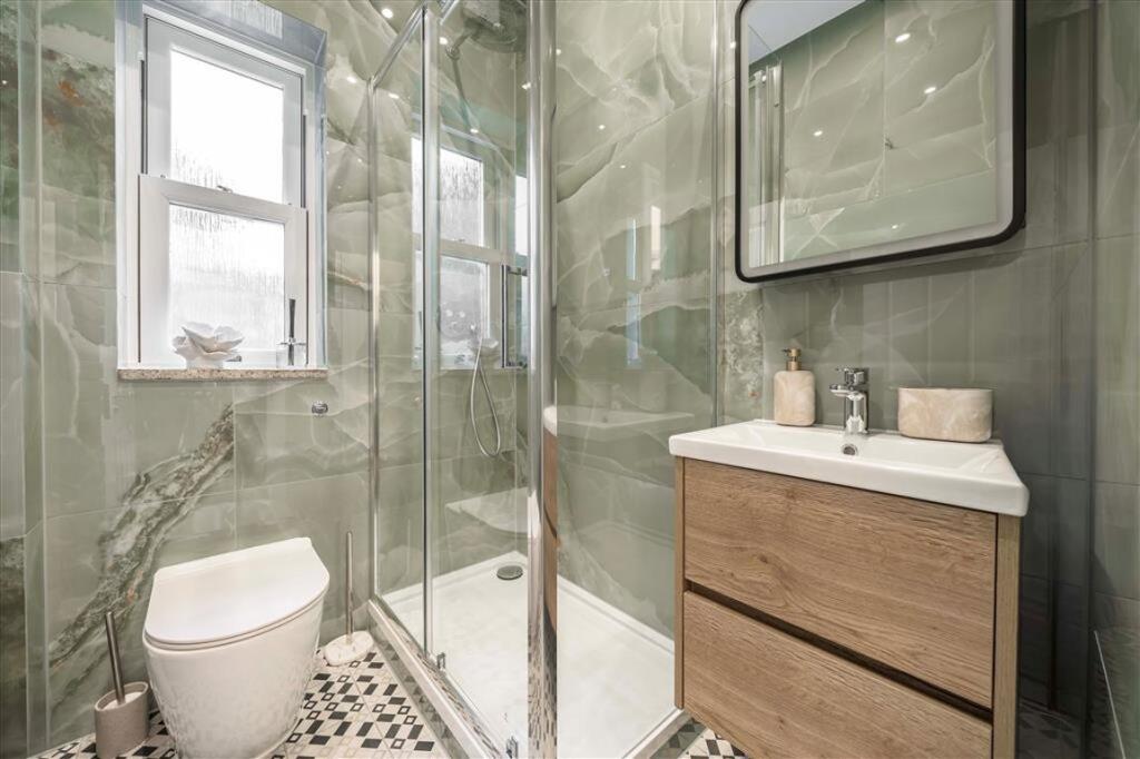 50701_33812260_IMG_04_0000