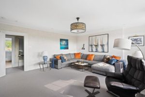 63031_KYC240468_L_IMG_01_0000