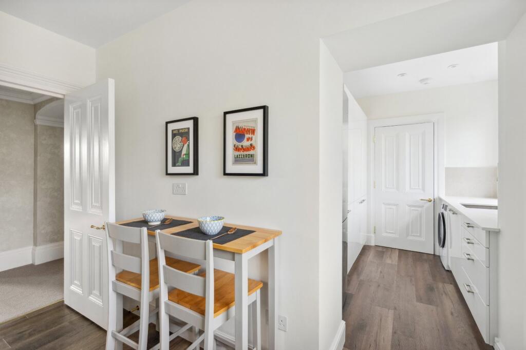 63031_KYC240468_L_IMG_07_0000