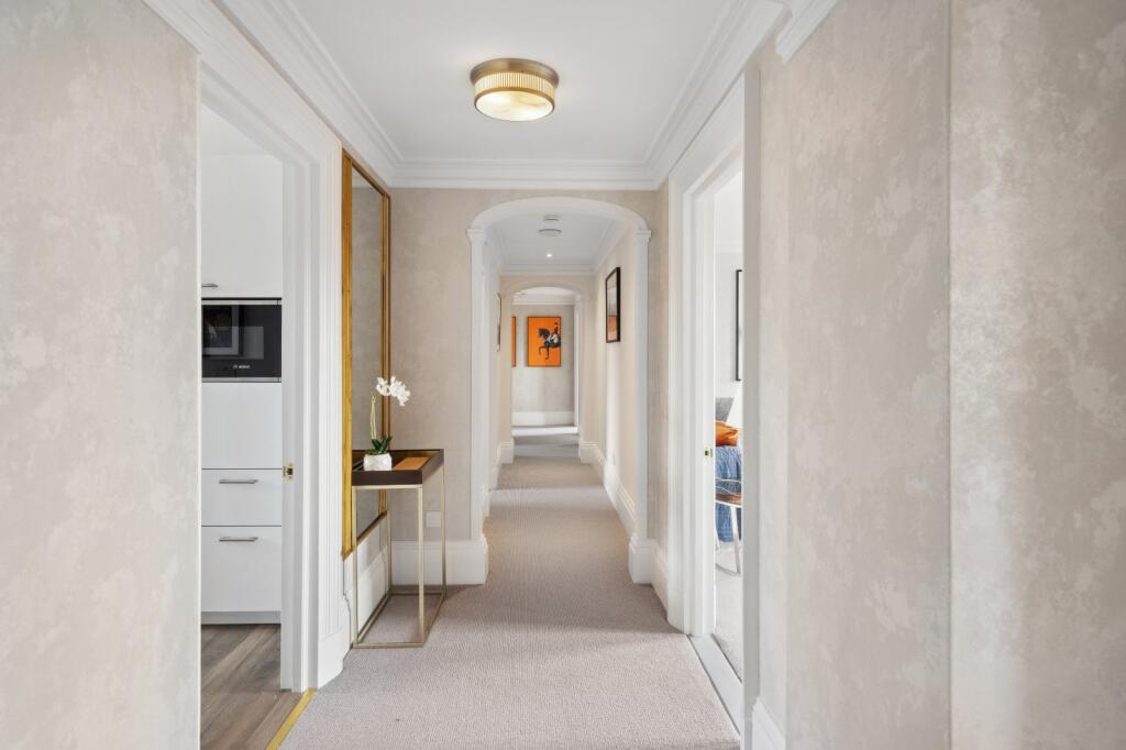 63031_KYC240468_L_IMG_09_0000