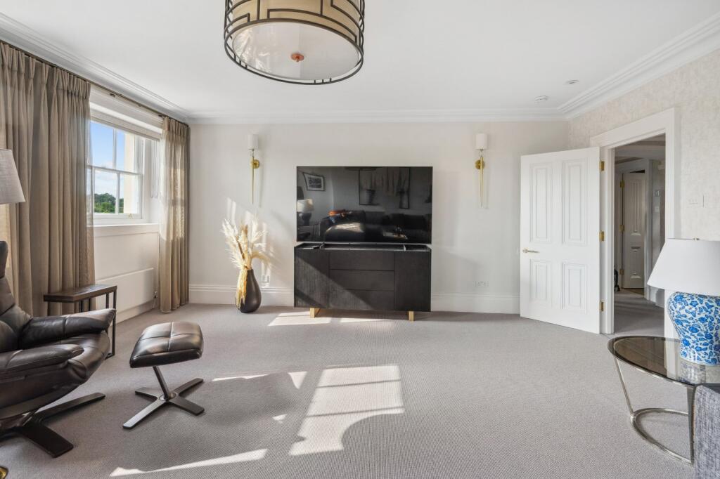 63031_KYC240468_L_IMG_12_0000