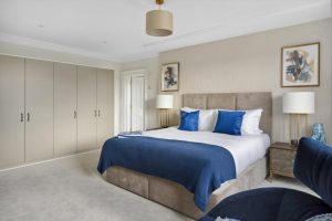 63031_KYC240468_L_IMG_17_0000