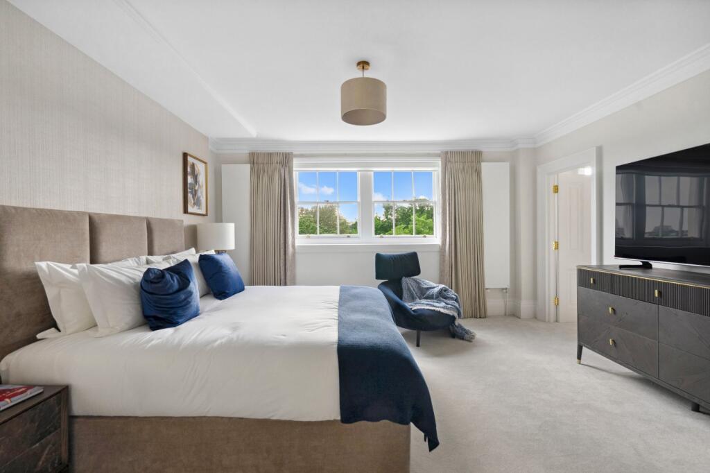 63031_KYC240468_L_IMG_18_0000