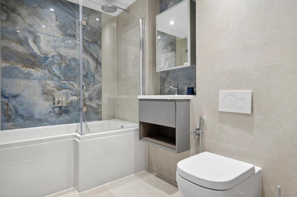 63031_KYC240468_L_IMG_23_0000