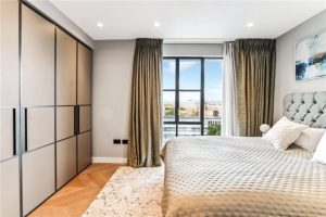 48606_MYL250041_L_IMG_02_0000