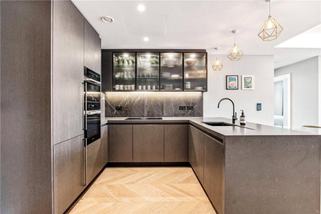 48606_MYL250041_L_IMG_04_0000