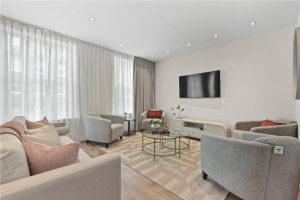 48606_MYL250060_L_IMG_00_0000