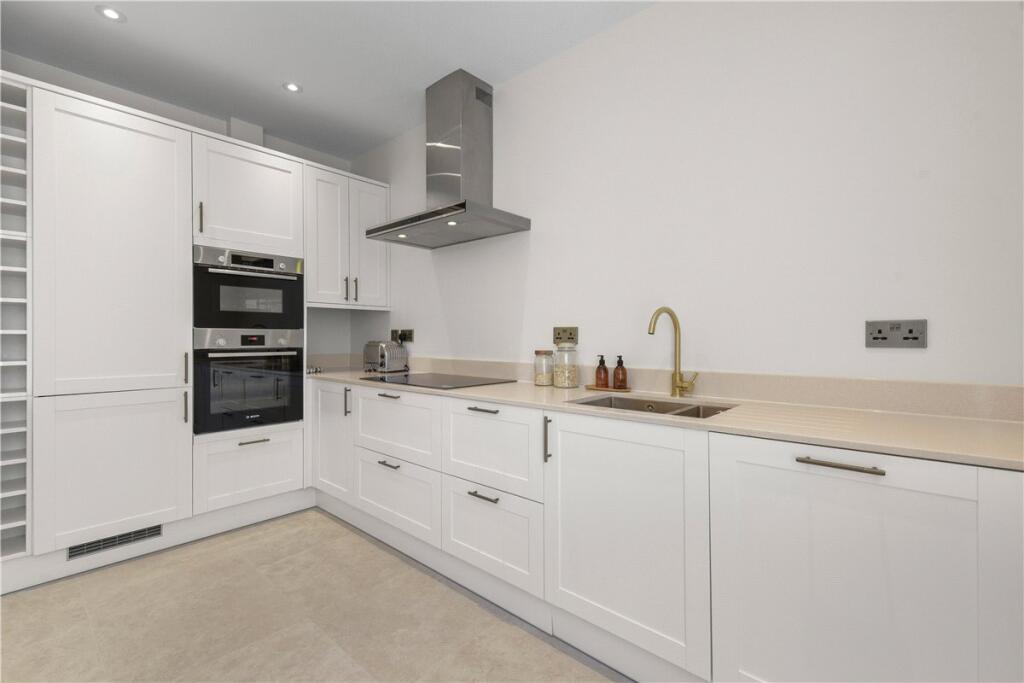 48606_MYL250060_L_IMG_01_0000