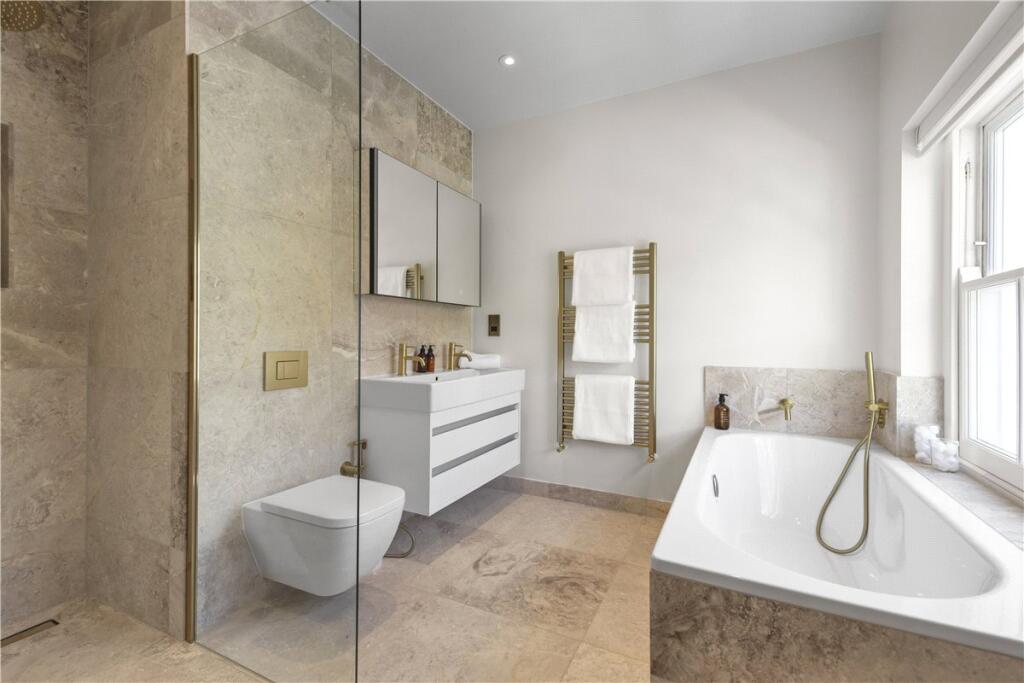 48606_MYL250060_L_IMG_05_0000