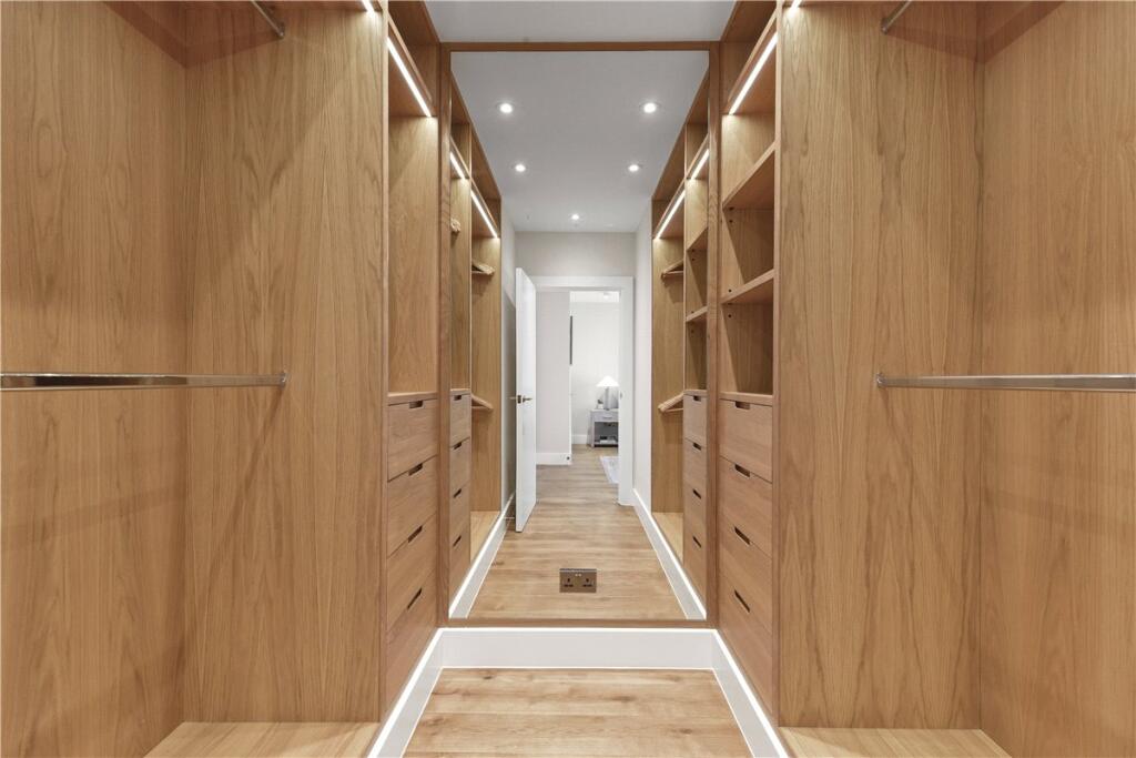 48606_MYL250060_L_IMG_06_0000