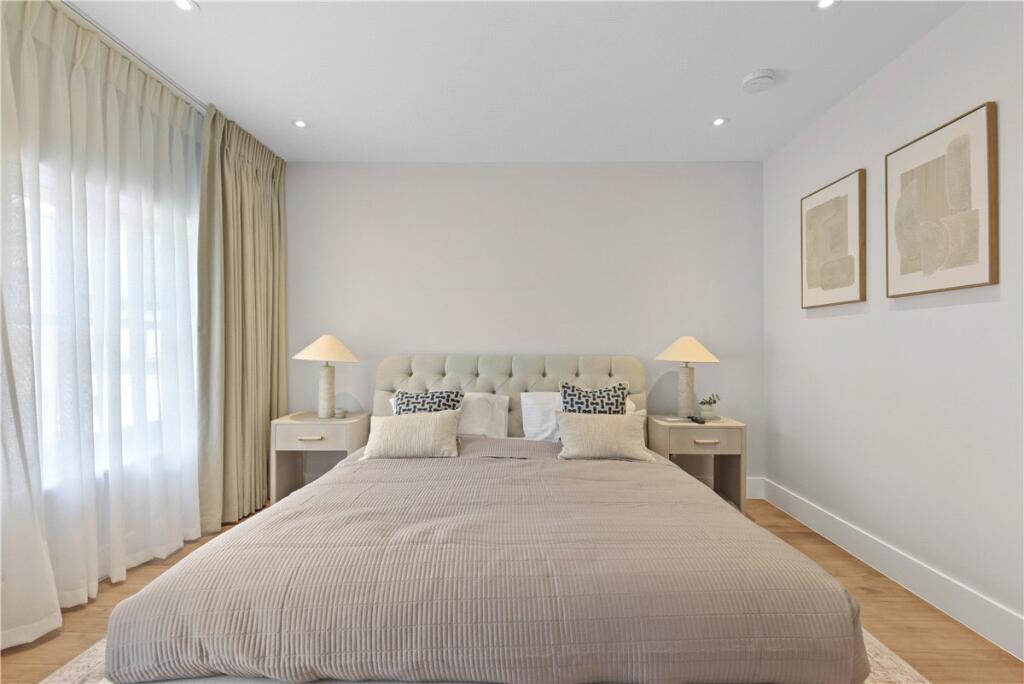 48606_MYL250060_L_IMG_20_0000