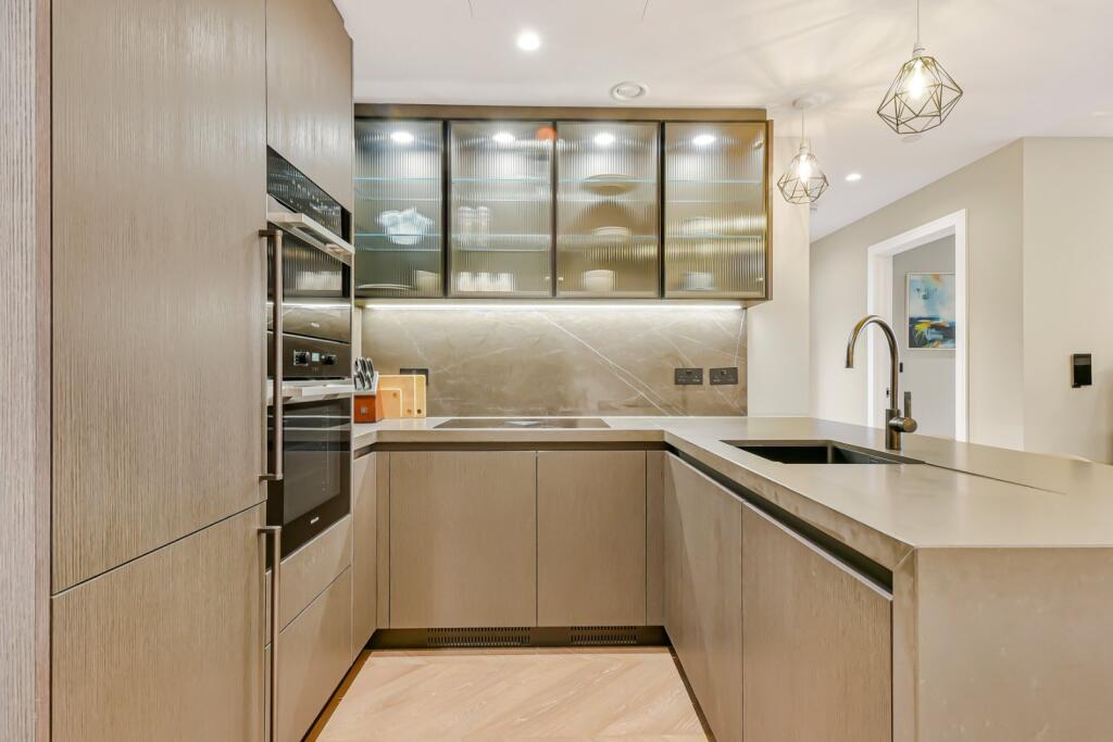 63025_KYC250158_L_IMG_10_0000