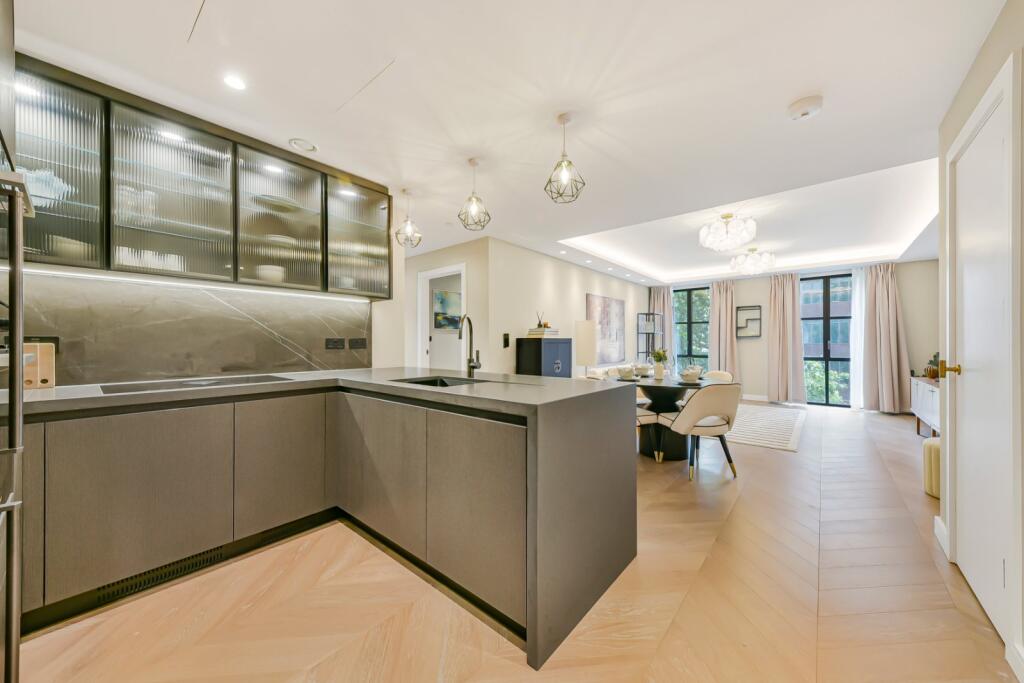 63025_KYC250158_L_IMG_12_0000