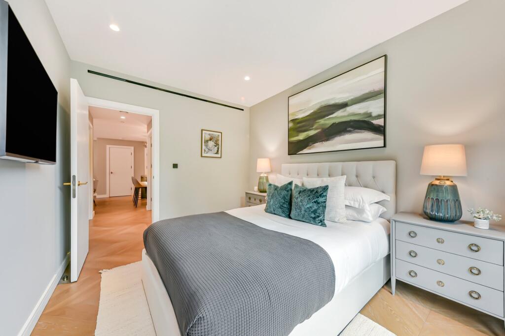 63025_KYC250158_L_IMG_16_0000