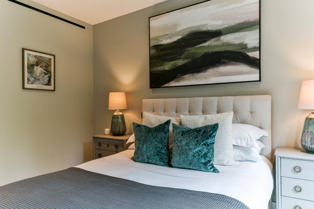 63025_KYC250158_L_IMG_18_0000