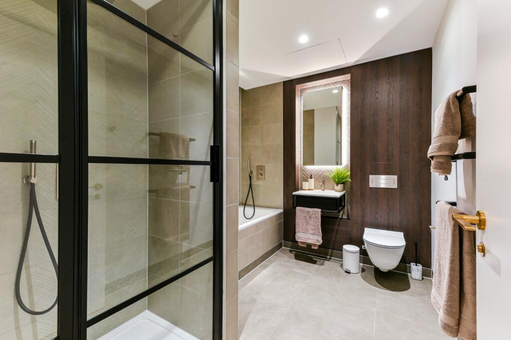 63025_KYC250158_L_IMG_20_0000