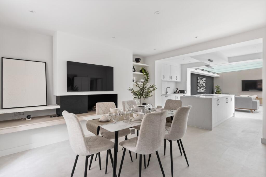 63031_KYC250142_L_IMG_02_0000