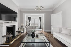 63031_KYC250142_L_IMG_04_0000