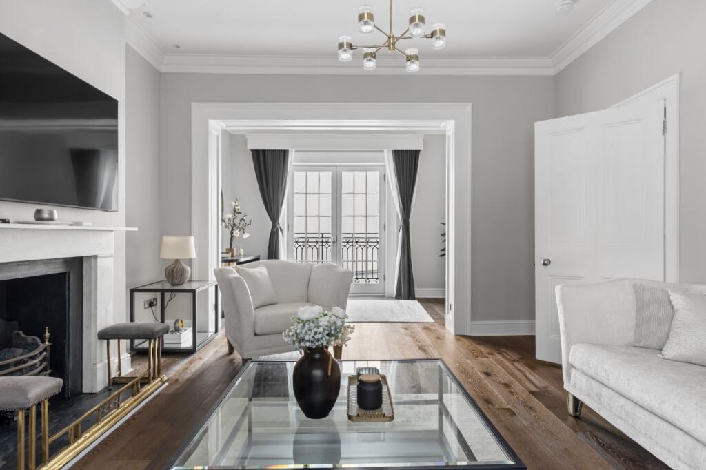 63031_KYC250142_L_IMG_13_0000