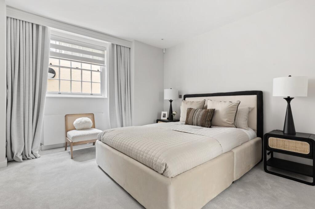 63031_KYC250142_L_IMG_19_0000