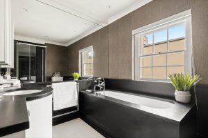 63031_KYC250142_L_IMG_23_0000