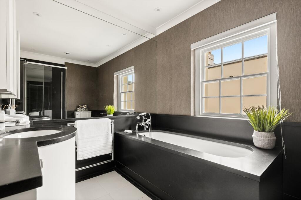 63031_KYC250142_L_IMG_23_0000