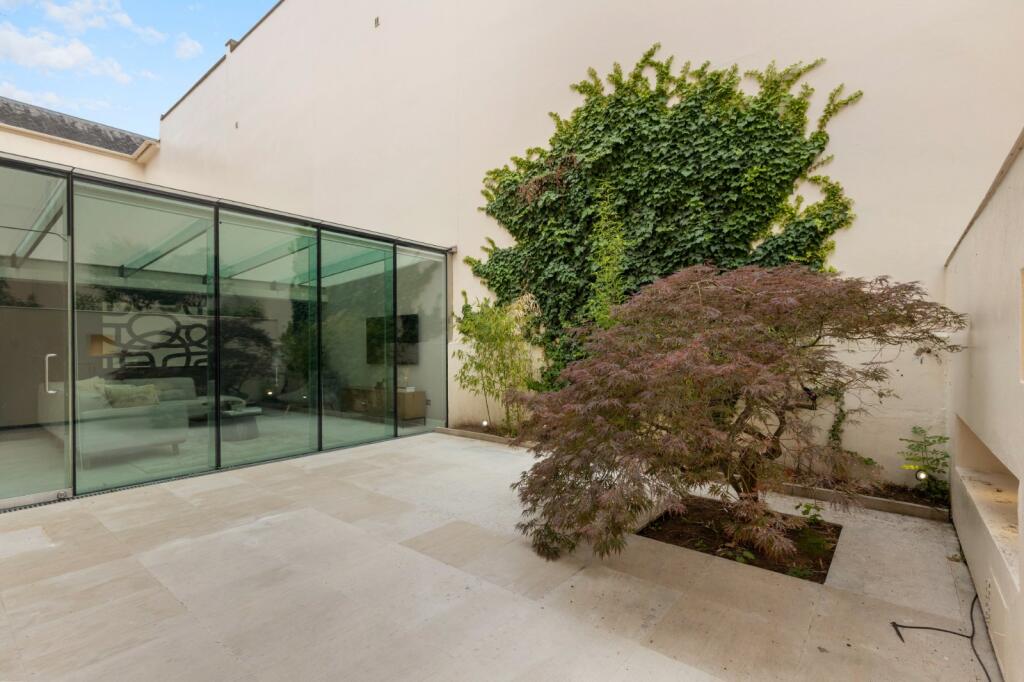 63031_KYC250142_L_IMG_30_0000